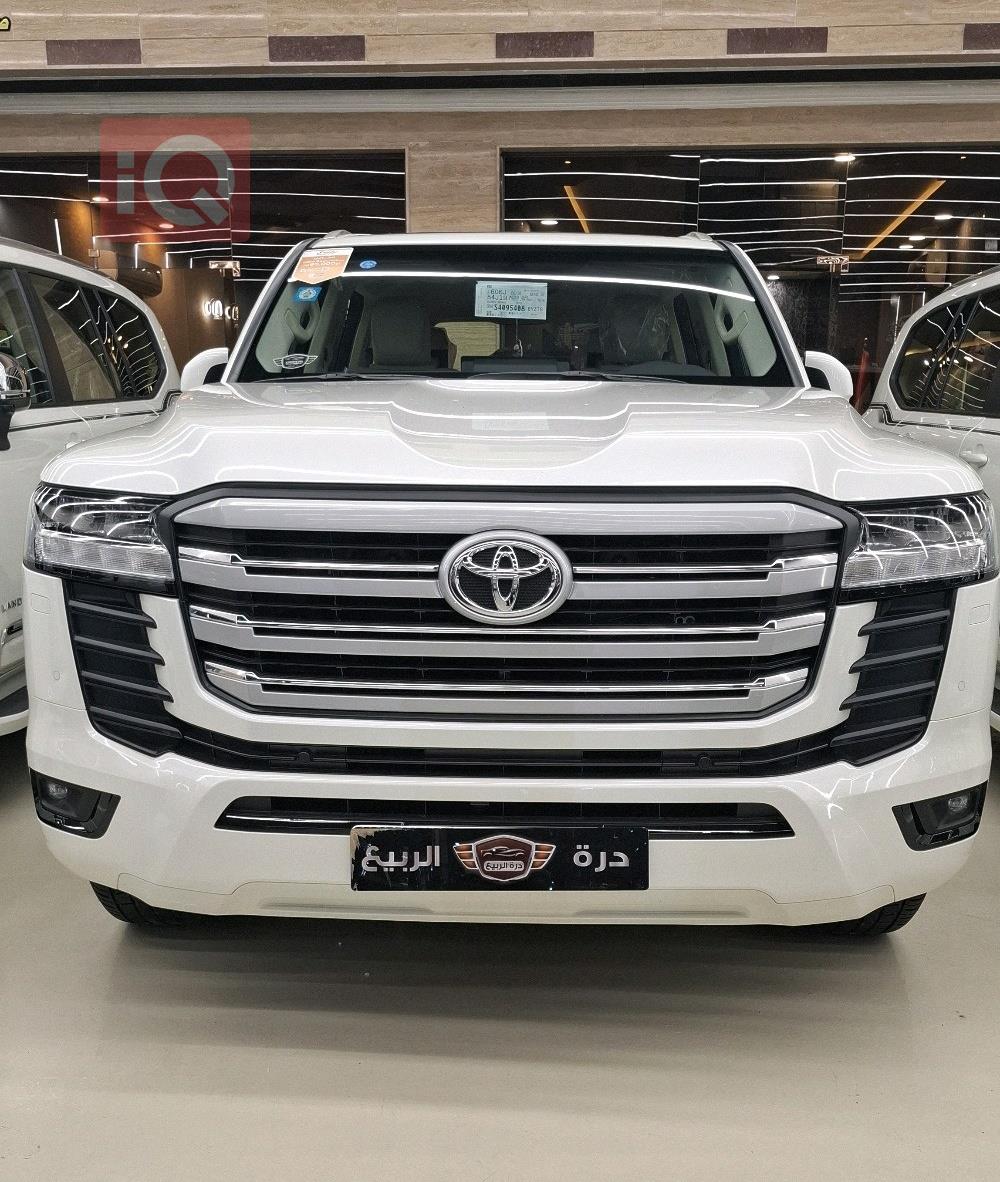 تۆیۆتا لاند کروزەر